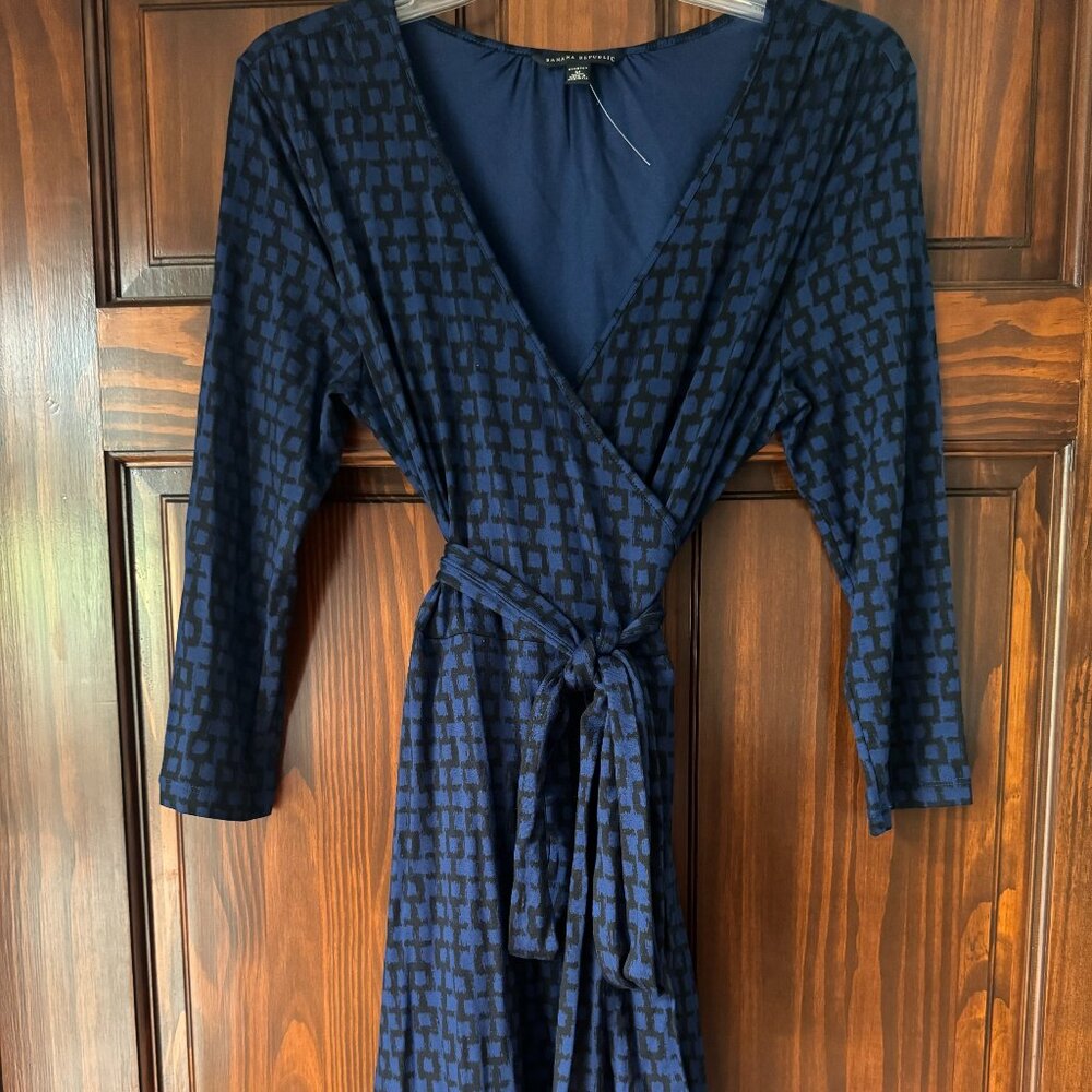 Banana Republic Blue + Black Wrap Dress - Perfect to dress up/down for fall!